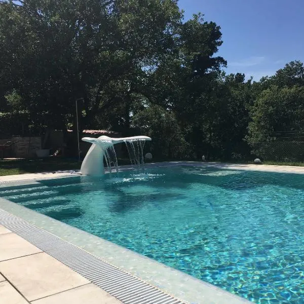 Casa Bellavista con piscina en Caldes Costa Brava, hotel v destinácii Caldes de Malavella