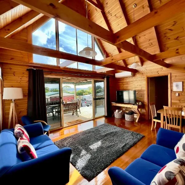 House with bay views - St Helens family escape, hotel v destinaci St Helens