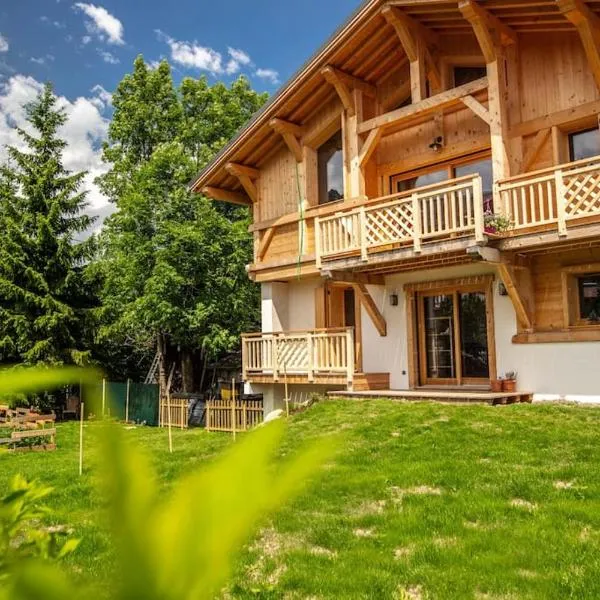 Charmant appartement dans chalet, coeur de Megève, hotel v destinaci Megève