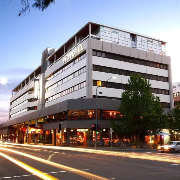 Novotel Canberra, hotel v destinaci Canberra