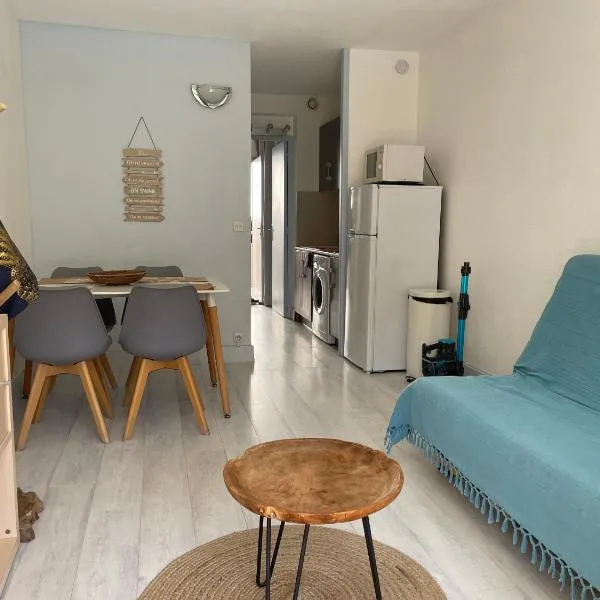 Le Mistral - Studio cabine terrasse à Palavas，帕拉瓦萊弗洛特的飯店