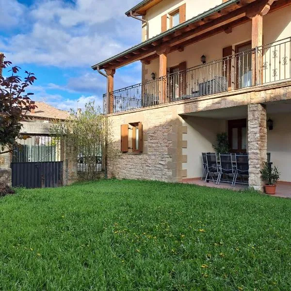 Casa Rural Torreblanca, hotel v destinaci Urroz