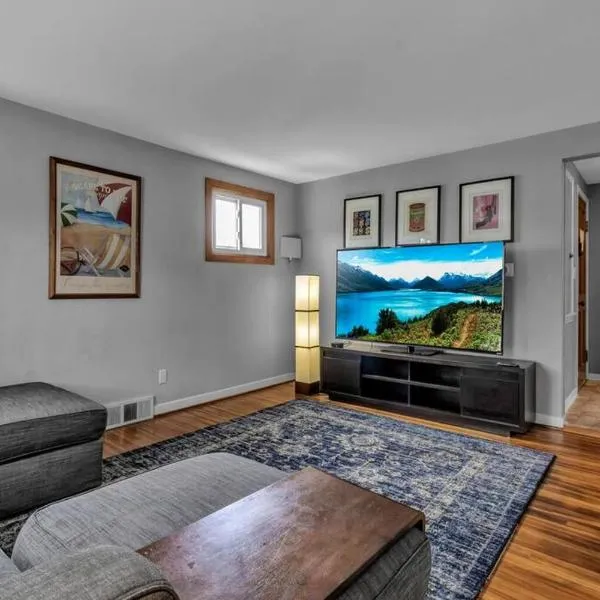 Gorgeous 2 Queen Bedroom Apartment in North Buffalo with 70 inch TV, hotel v destinaci Buffalo