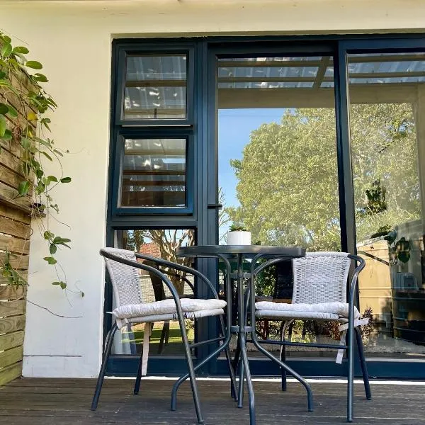 Nahoon Studio B, hotel in East London