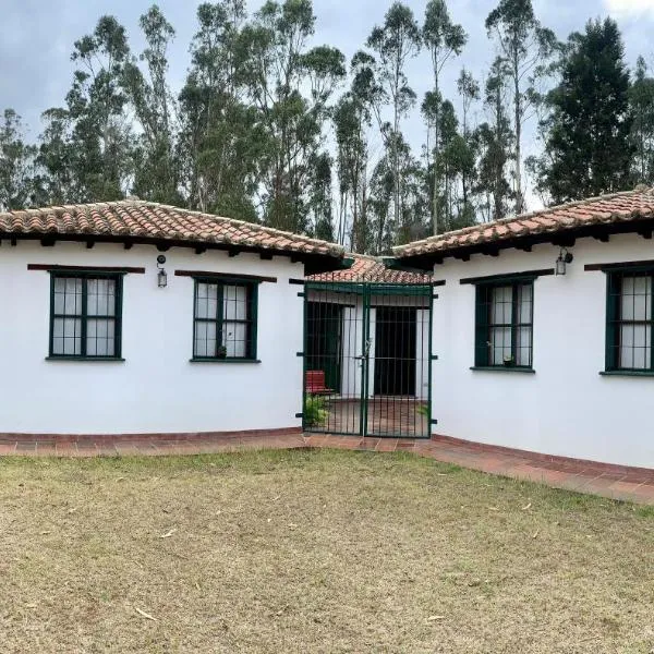 Casa Loma - Ubicada en un bosque de eucaliptos entre Paipa y Duitama, hotel v destinaci Paipa