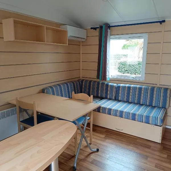 MOBIL HOME LUCKY climatisé camping NOVELA PORT LA NOUVELLE, hotel in Port-la-Nouvelle