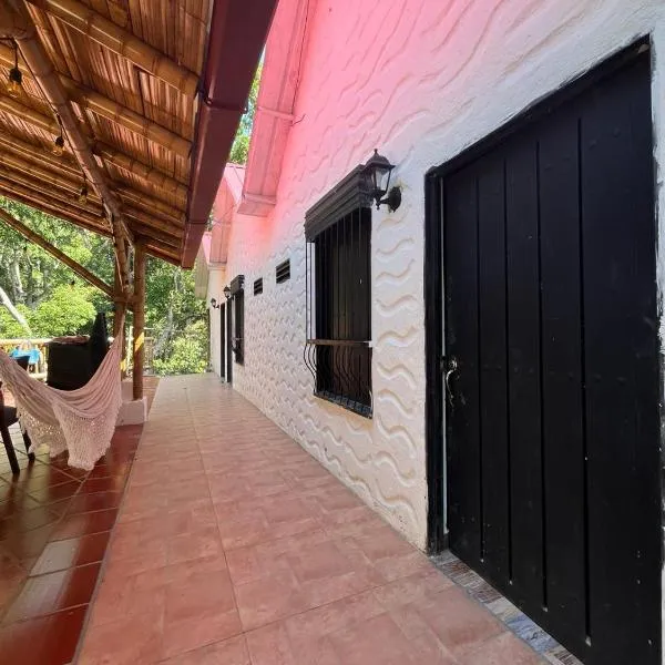 Cabañas Monteleón Paicol- Huila, hotel v destinaci La Laja