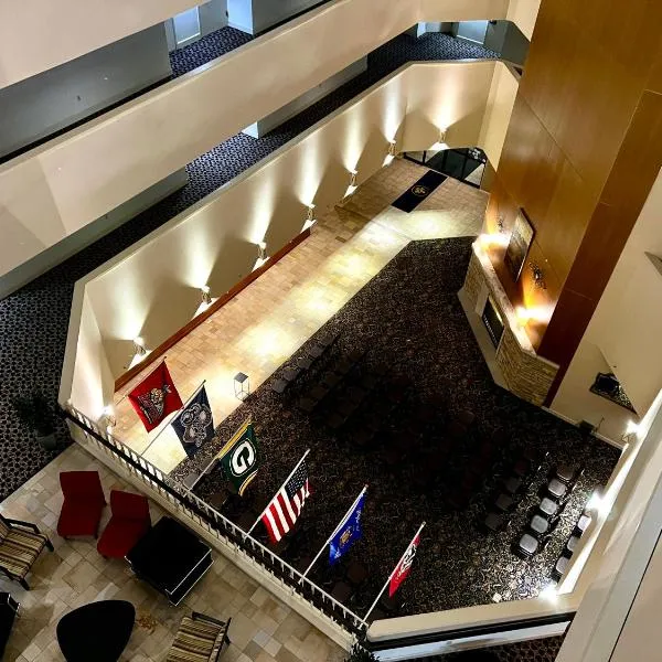 Hotel Mead Resorts & Conventions Center: Wisconsin Rapids şehrinde bir otel