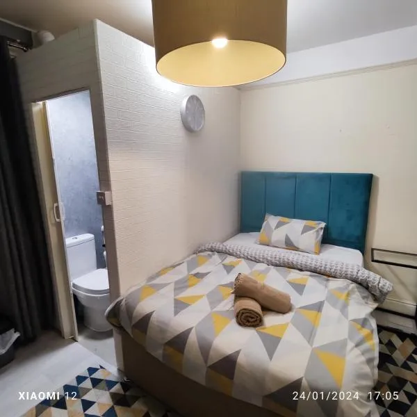 St Lucia women only lodge Leicester long stays, hotel in Leicester