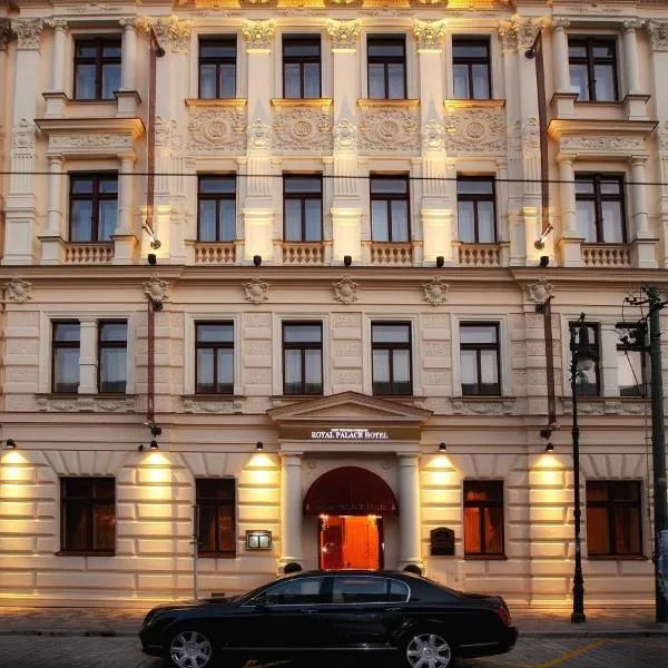 Luxury Family Hotel Royal Palace, מלון בŘež