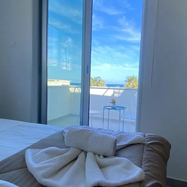 WAKE UP BY THE SEA FLATS, hotel em Protaras