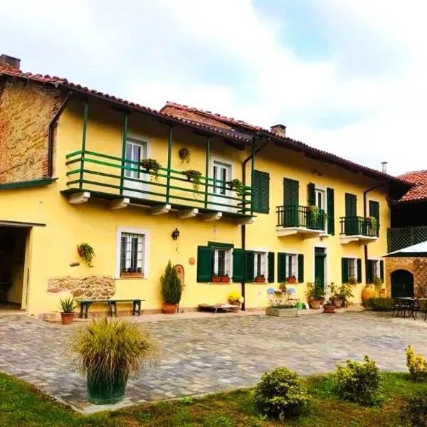 Casa relax immersa nel verde della natura: Casalborgone'de bir otel