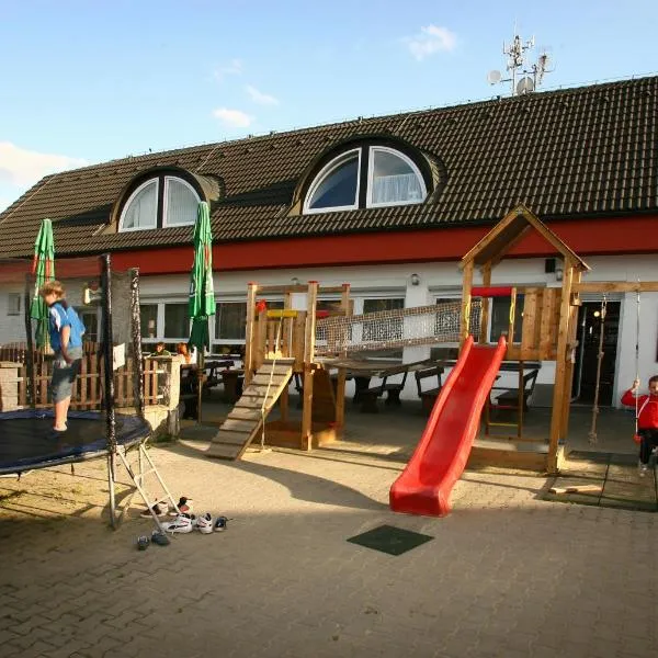 Penzion FAJN ***, hotel v destinaci Pardubice