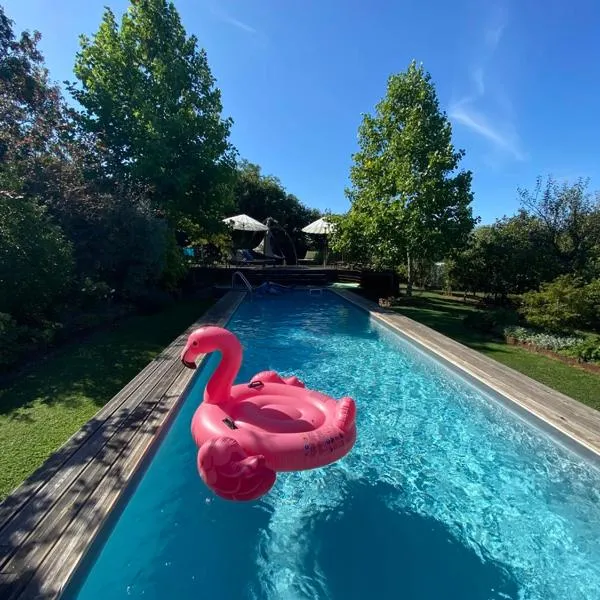 L'école des garçons, hotel di Maigné