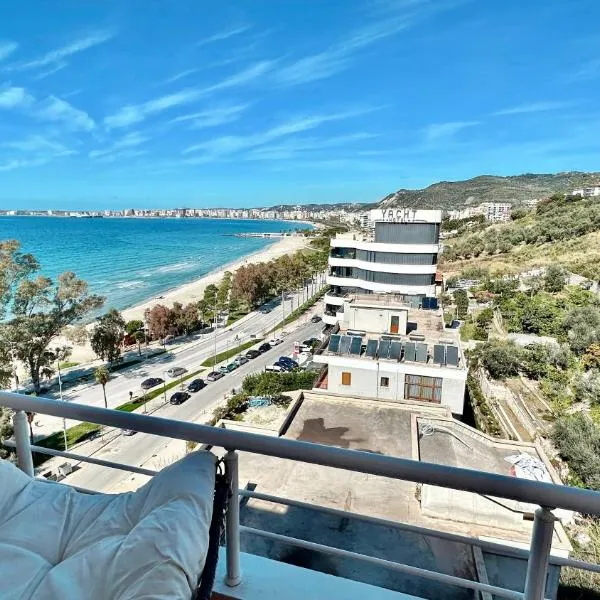 Beach front apartment, hotel di Vlorë