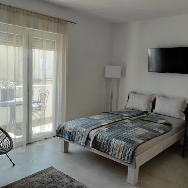 Iris, hotel in Ivanica
