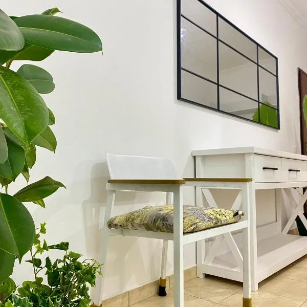 Delight City Apartment, hotel v destinaci Kavajë