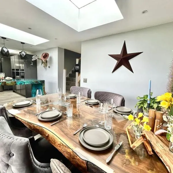 Unique & Pet Friendly Luxury Retreat With Hot Tub, hotel a Horsham Saint Faith