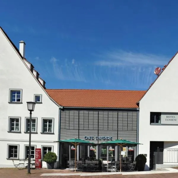 Tandem Hotel، فندق في Wernsdorf