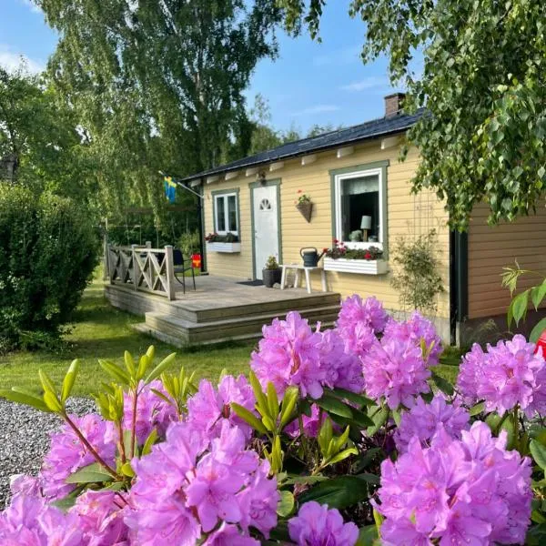 Nice child-friendly house 200m from beautiful beach,near Kullaberg, hotel v destinaci Farhult