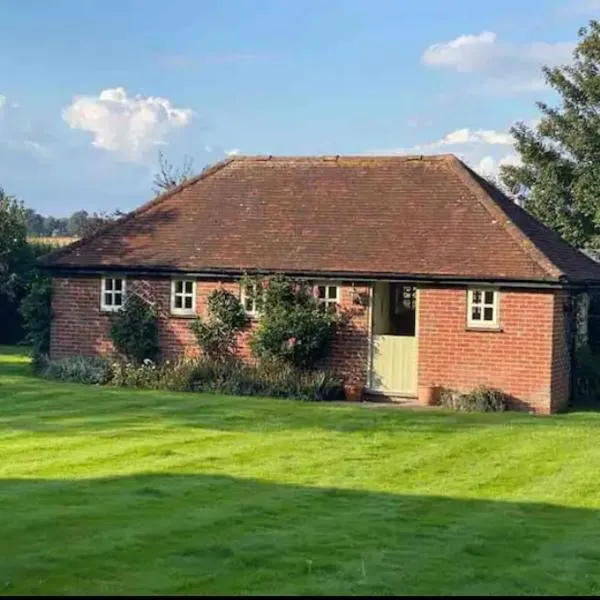 A charming cottage in a beautiful setting., hotel v destinaci Hungerford