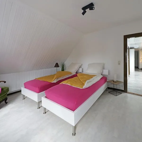 Ferienwohnung am Schwimmteich 2, Hotel in Lachendorf