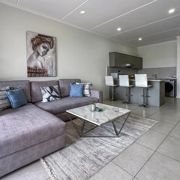 StayEasy Lux Apartment, hotel in Edenvale