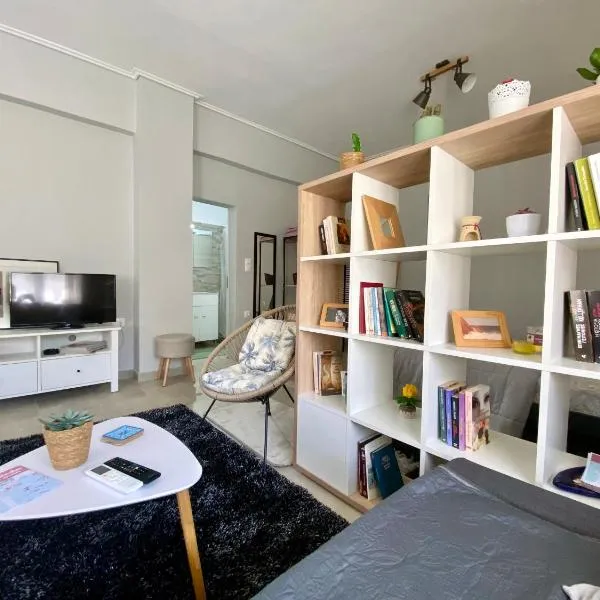 Xrysa's Central City Apartment, hotel in Mesolongion