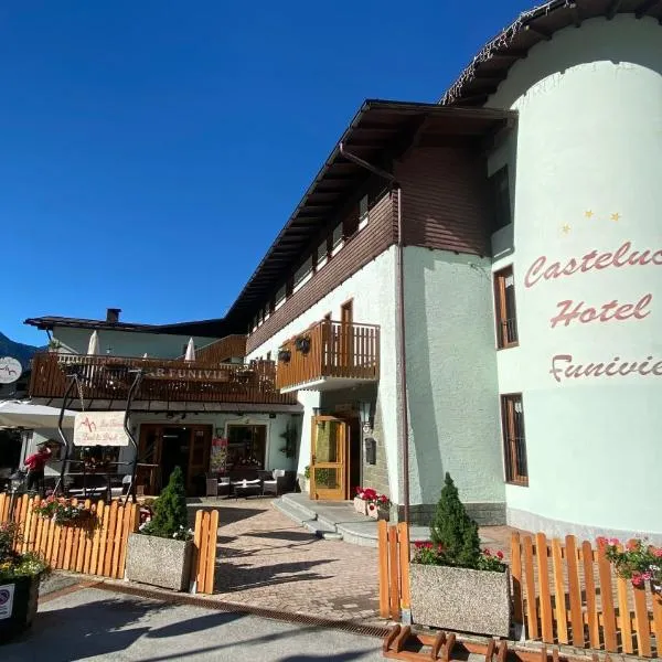 Casteluce Hotel Funivie – hotel w mieście Pinzolo
