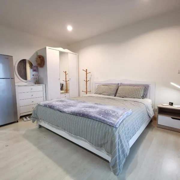 The Beach Bangsaen Condo Sea View Room 327-62 Top Floor-Free Netflix, hotel v destinaci Ban Bang Saen (1)