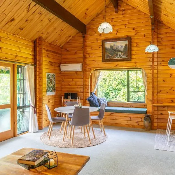 The Birds Nest - Nestled Hideaway, Hotel in Takaka