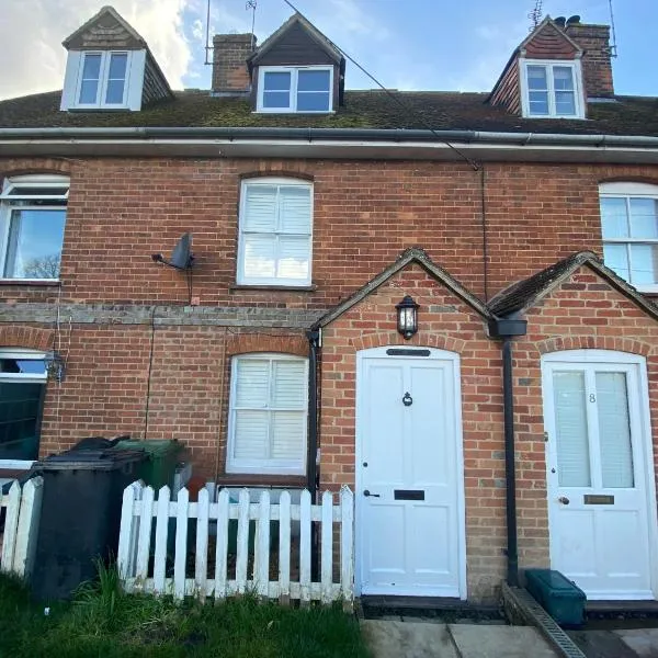 A charming and stylish country cottage., Hotel in Hungerford