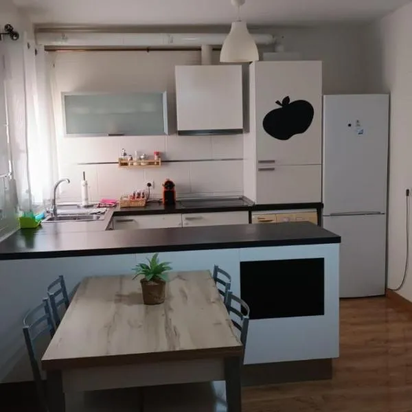 Apartamento parque sur de Hellín, hotel in Hellín