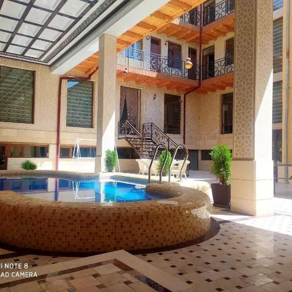 Hotel Shams, hotel di Udurgi