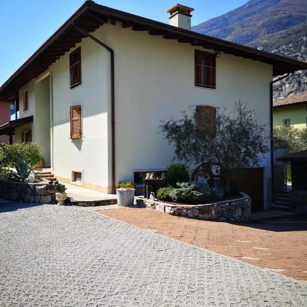 Apartment Sweet Retreat, hotel di Dro