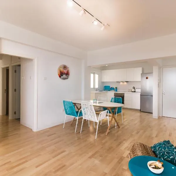 Limanaki Beach Aparment, hotel in Larnaka