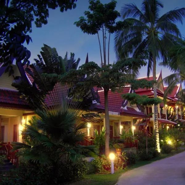 Palm Village, khách sạn ở Bãi biển Rawai