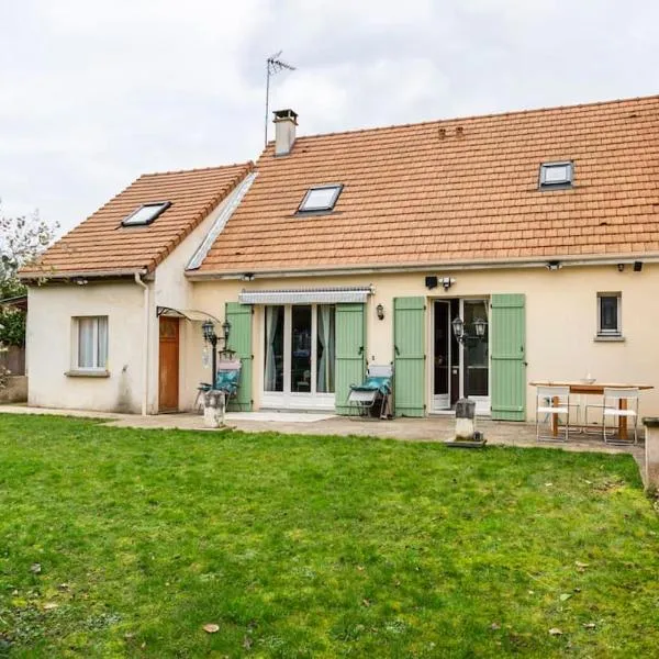 Maison romantique entre deux fleuves chez l'habitant, hotel v destinácii Montereau-faut-Yonne