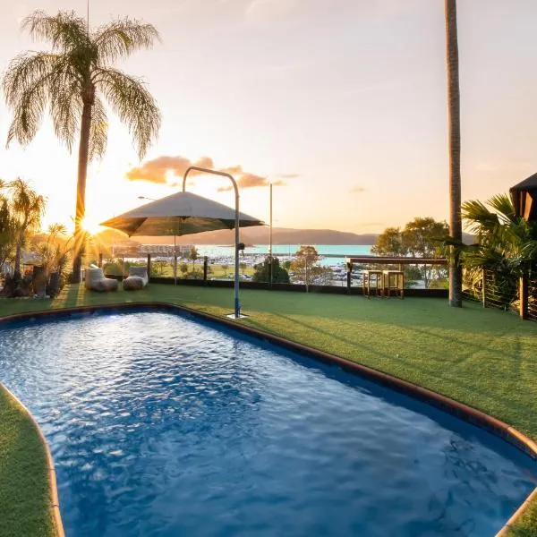 'Sail Away' Airlie Beach house with Marina Views, hotel ad Airlie Beach