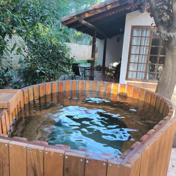 Casita de Campo en Pirque, hotel v destinaci Pirque