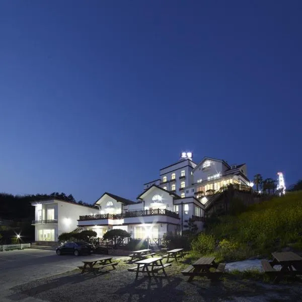 Goheung hayan noeul hotel, hotel v destinaci Goheung