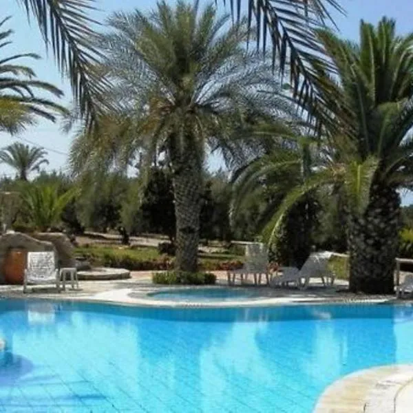 Kazamia Apartments with Sharing Pool, khách sạn ở Agia Fotia