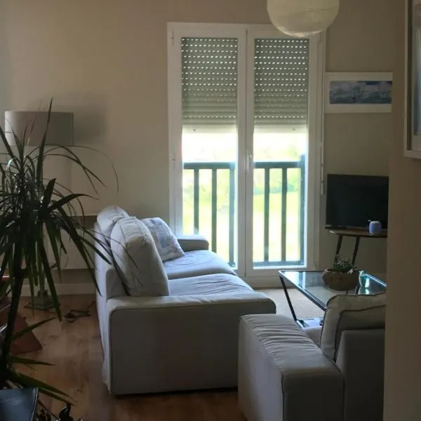 Appartement à côté de la plage avec piscine climatisé, hotel v destinaci Hendaye