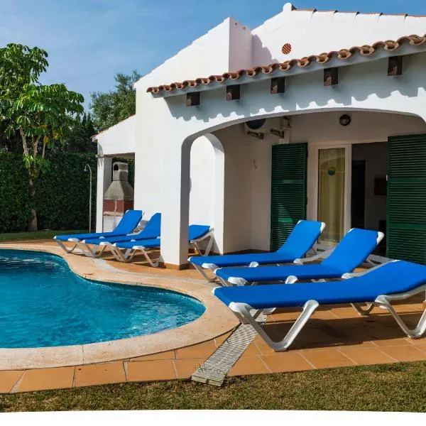 Apartchalet villas Elvira. Villa D, hotel di Son Carrio