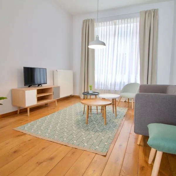 Heart of Grand Place - Stunning 3BR Triplex، فندق في بروكسل