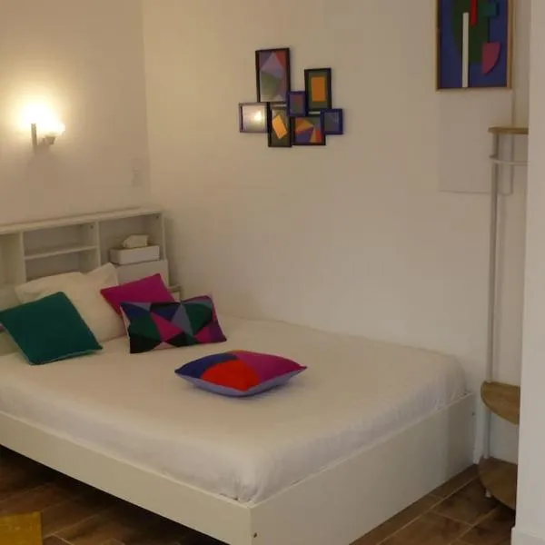 La Pierre n°6 Grand studio avec CLIM, hotel en Tartas
