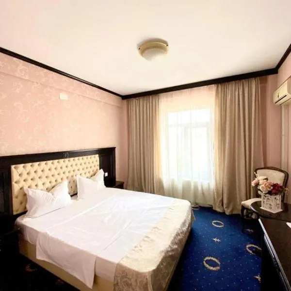 Hotel Ambasador, hotel in Valea Lupului