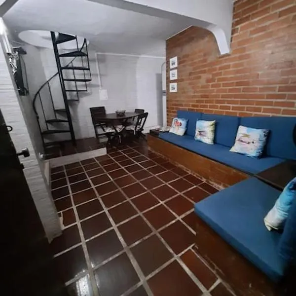 Casa simples, próxima à Praia dos Anjos
