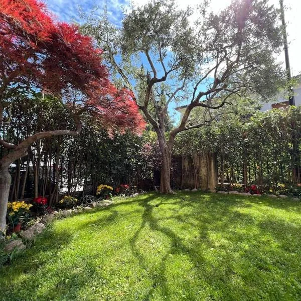 Casa Riello, a due passi dal lago, hotel v destinácii Padenghe sul Garda