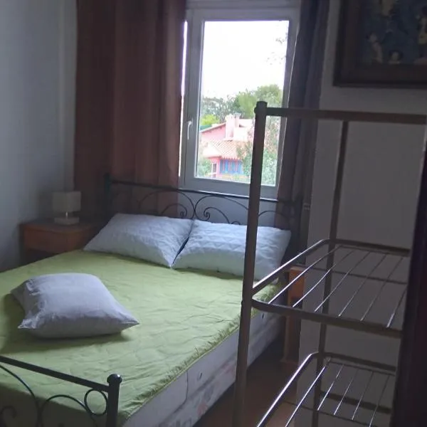 Bel appartement avec prestations et terrasse, hotel v destinaci Canet-en-Roussillon
